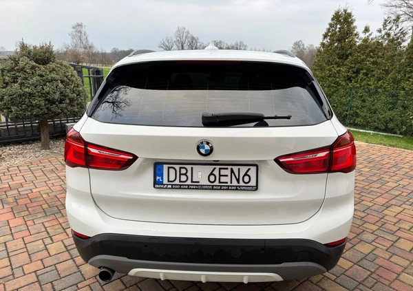 BMW X1 cena 99900 przebieg: 135600, rok produkcji 2018 z Bolesławiec małe 562